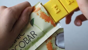 Organic Kurkuma Chocobar_mood1